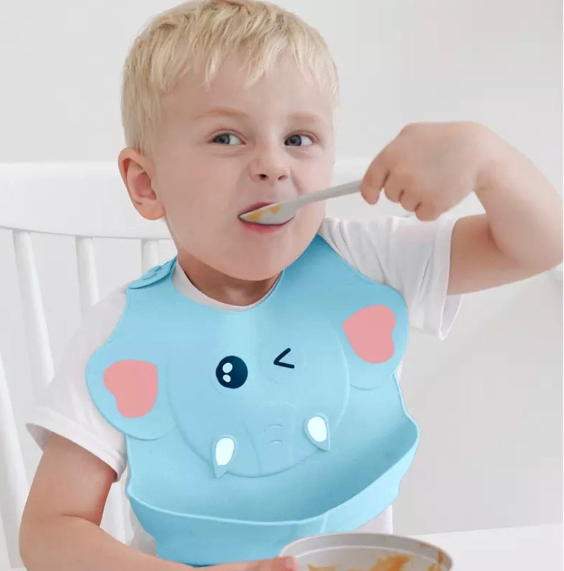 Kinderservies plus siliconen slabbetje blauw